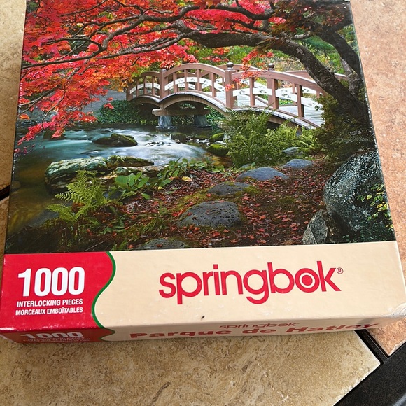 🧩 springbok 1000 pieces Jigsaw Puzzle Hatley Park, gorgeous trees, bridge - Picture 2 of 7